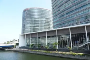 The river view of the Outdoor exhibition at the Nissan Gallery