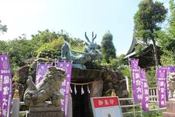 Violet color, or ‘murasaki’, is the color of warriors and symbolizes nobility and strength