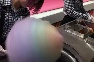 Fairy Floss expert at work