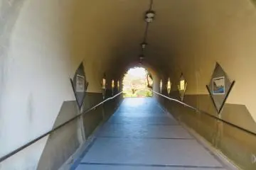 Tunnel leading the Kanagawa Bunko Museum