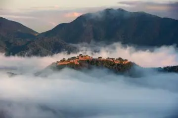Takeda Castle – a real-life Castle in the Sky (Photo: <a href="https://www.shutterstock.com/image-photo/takeda-castle-ruins-412264855" target="_blank" rel="noreferrer noopener nofollow">Matsuo Sato</a> / Shutterstock.com)
