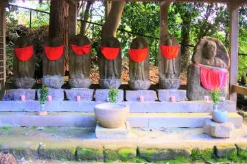 Jizo statues