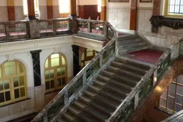 Fine marble staircase and elegant interior of the Nagoya Municipal Archives building (Photo: <a href="https://ppfppf.com/" target="_blank" rel="noreferrer noopener nofollow">PPF</a>)