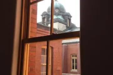 The roof dome through the original 1922 window panes. (Photo: <a href="https://ppfppf.com/" target="_blank" rel="noreferrer noopener nofollow">PPF</a>)
