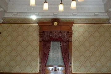 Taisho Period elegance and architecture.