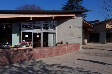 Local goods can be purchased here