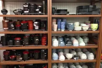 <p>The quality of the laquerware and other china are good regardless of the price, and the selection is exceptional</p>