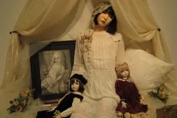 Artist dolls