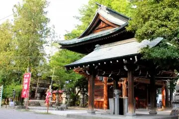 We passed by this small and peaceful temple as we ventured from our hotel in the semi-suburb part of the city to the station. (Photo: Tyra 'nell E. Pille)