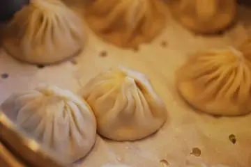 Who can resist a good soup dumpling? (Photo: <a href="https://upload.wikimedia.org/wikipedia/commons/thumb/2/2a/Xiao_Long_Bao_by_jslander_at_Din_Tai_Fung%2C_Arcadia.jpg/1280px-Xiao_Long_Bao_by_jslander_at_Din_Tai_Fung%2C_Arcadia.jpg" target="_blank" rel="noreferrer noopener nofollow">Wikimedia Commons</a>)