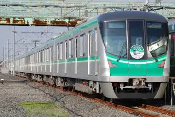 Chiyoda Line train