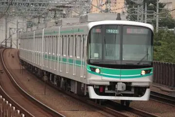 Tokyo Metro Namboku Line train (Photo: <a href="https://commons.wikimedia.org/wiki/File:TokyoMetro9000.JPG" target="_blank" rel="noreferrer noopener nofollow">Jet-0</a> / <a href="https://creativecommons.org/licenses/by-sa/3.0/deed.en" target="_blank" rel="noreferrer noopener nofollow">CC BY-SA 3.0</a>)
