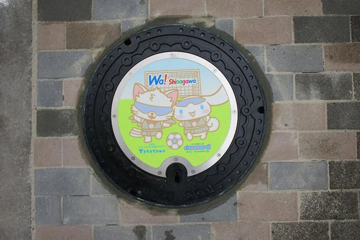 Five-a-side football (Yatatama on left, Cinnamoroll on right) (照片由: Shinagawa Tourism Association)