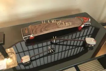 Miniature musical instruments 