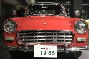 Like the Volkswagen, the Publica was a people's car. This 4 seater convertible only weighs 620 kg and spoke to people's aspirations after the first Japanese Grand Prix in 1963