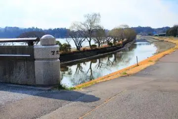 The path toward Lake Senba