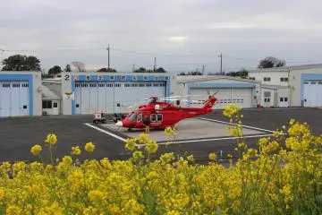 Along the route you pass the Saitama Disaster Prevention center where you can often see helicopters.