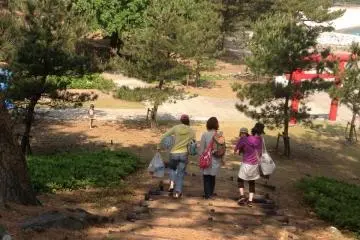 Walking back to the ferry