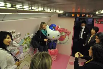 Hello Kitty Shinkansen: photo opportunities inside