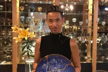 Studio master Taku Nakano with one of his kintsui pieces