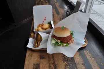 Yufuin Burger: with chicken nuggets and fries