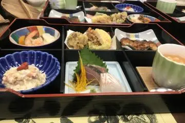 Makanan yang meningkatkan kesehatan dan kecantikan