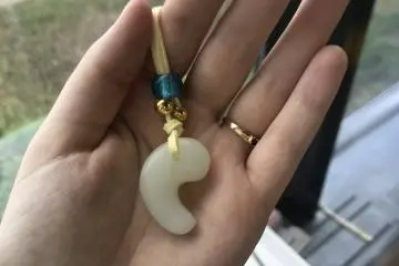 Kalung Magatama