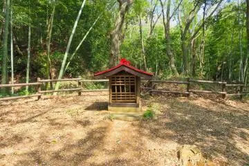 Kozukue Castle Ruins, part of a shrine