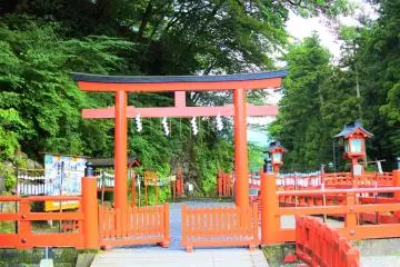 The entrance to the bridge
