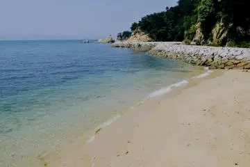 The quality of these side beaches is the same but, for some reason, people stay in the main one. (Photo: Virginia González)