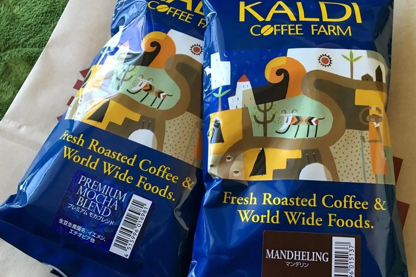 Neatly packaged coffee can be bought whole bean or ground. (Photo: salchuiwt / CC BY-NC-ND 2.0)