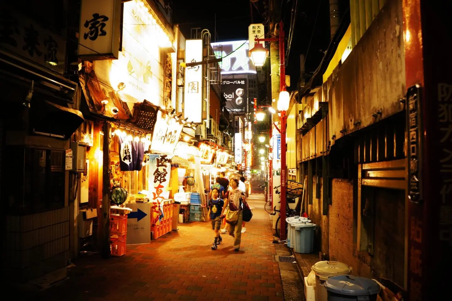 Golden Gai at Night (저작권: shiranai / CC BY 2.0)