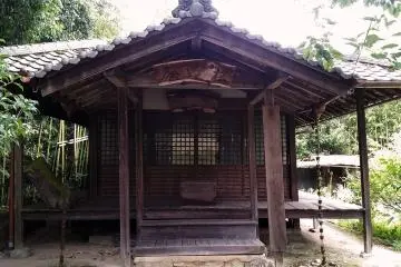 An old building along the Koya Kaido with an interesting tale