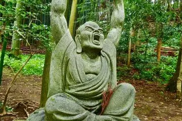 Rakan statues are very attractive and photogenic