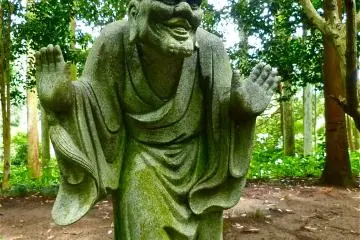 This statue is almost moving!