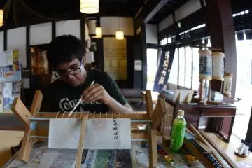 Lantern making in Odawara
