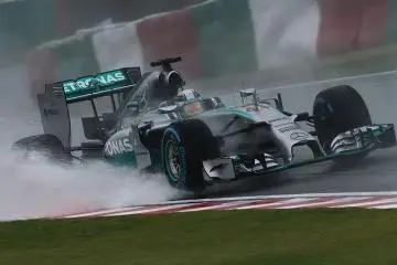 Pemenang 2014 di Sirkuit Suzuka