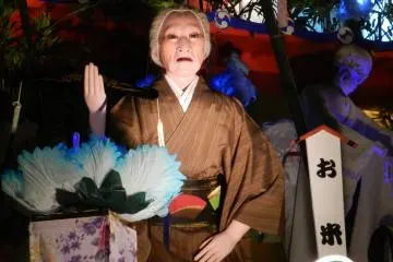 The lighting on all the floats is amazing, and gives depth to the scenes.