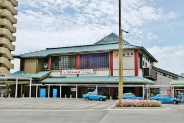 Iwata Station, Shizuoka (Photo: <a href="https://commons.wikimedia.org/wiki/File:Iwata_Station_(Shizuoka)_north_2018-04_1.jpg" target="_blank" rel="noreferrer noopener nofollow">photo: Qurren (talk)</a> / <a href="https://creativecommons.org/licenses/by-sa/4.0/deed.en" target="_blank" rel="noreferrer noopener nofollow">CC BY-SA 4.0</a>)