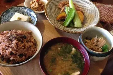 Kuriya - Vegan Restaurant and Cafe