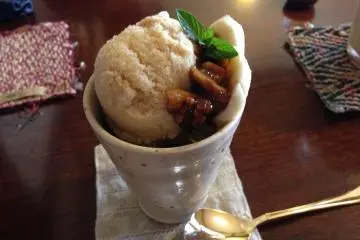 Soybean caramel ice-cream with walnut and banana (Photo: <a href="http://hamamatsu.blog.jp/archives/14795604.html" target="_blank" rel="noreferrer noopener nofollow">Image by 浜松ブログ</a>)