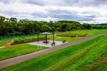 The park is only accessible during spring, summer and autumn as thick snow covers the riverside during the winter