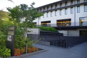 Gallery image