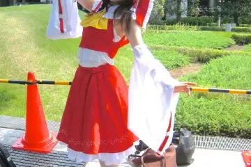 Comiket 84, Day 2, Garden outside West Hall, Reimu
