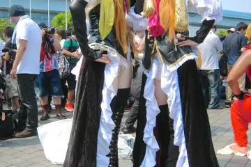 Comiket 84, Day 2: Garden outside West Hall, Mawaru Penguindrum