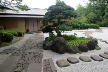 The zen garden by Genshinan can be accessed by the public