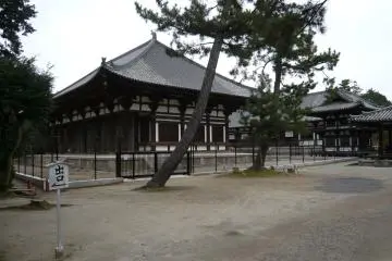 <p>Lors de notre visite, le temple &eacute;tait en cours de r&eacute;novation</p>