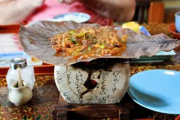 Hoba miso, Gifu Prefecture (Photo: <a href="https://www.flickr.com/photos/aschaf/3810540426/" target="_blank" rel="noreferrer noopener nofollow">Andrea Schaffer</a> / <a href="https://creativecommons.org/licenses/by/2.0/" target="_blank" rel="noreferrer noopener nofollow">CC BY 2.0</a>)