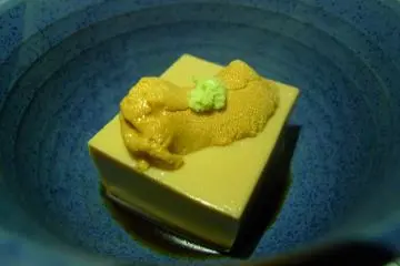 Goma tofu, Fukui Prefecture (Photo: <a href="https://www.flickr.com/photos/saucesupreme/5482816148/" target="_blank" rel="noreferrer noopener nofollow">Ron Dollete</a> / <a href="https://creativecommons.org/licenses/by-nd/2.0/" target="_blank" rel="noreferrer noopener nofollow">CC BY-ND 2.0</a>)