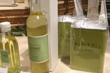Canned olive oil